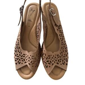 9.5  Spring Step Orella slingback sandals